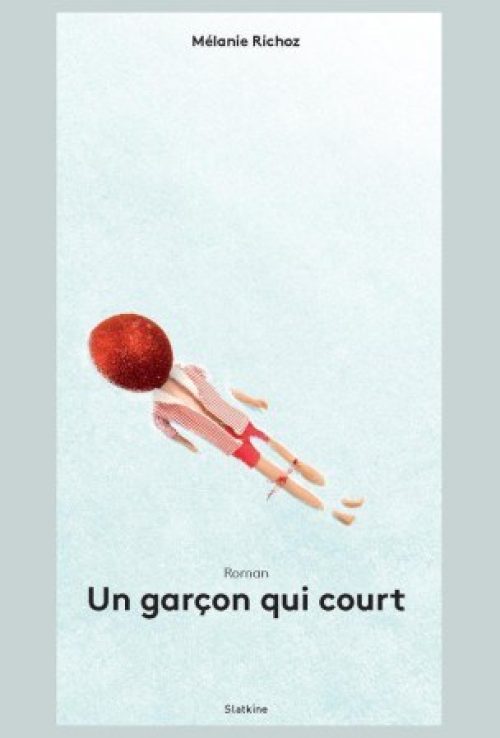 Un garçon qui court